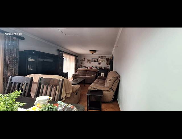 4 BEDROOM HOUSE FOR SALE IN BERGSIG
